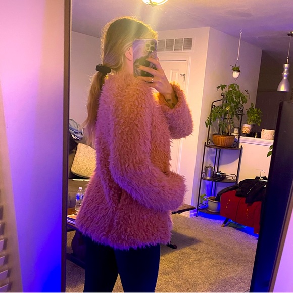 Faux fur coat - Picture 6 of 6